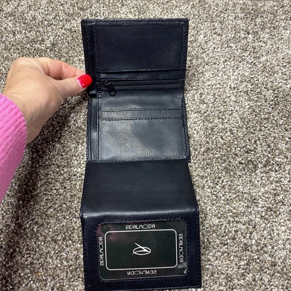 RIDALMODA Bifold BLACK Wallet with Flap - Picture 3 of 9